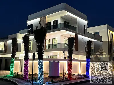 Corner villa, two floors, roof, 7 master bedrooms, price includes electricity, water, and air conditioning. Freehold ownership for all nationalities.
