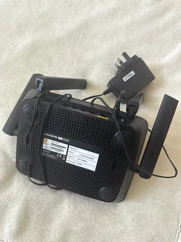 Linksys Wi-Fi router MR8300
