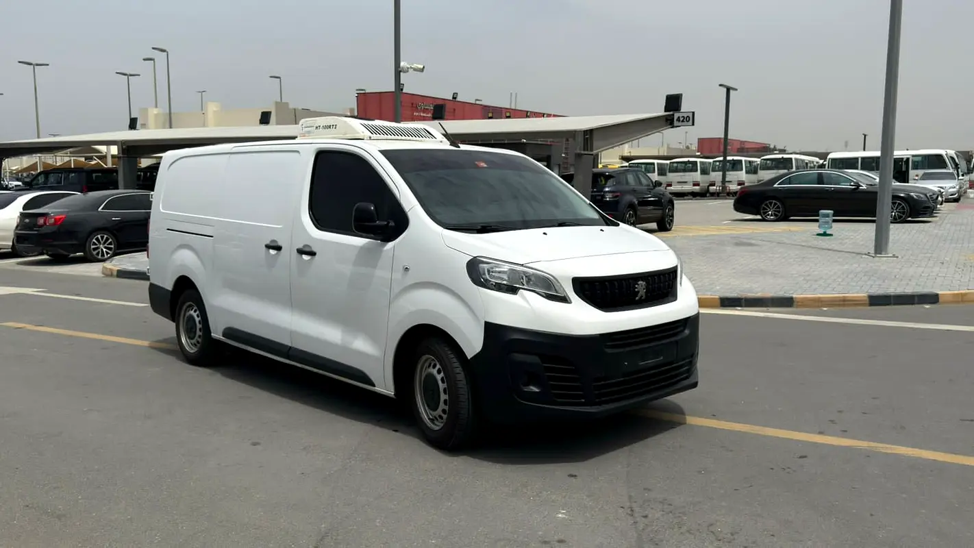 Peugeot Expert 2022 — photo 1 of 18