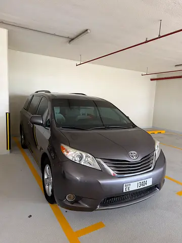 2017 Toyota Sienna XLE Perfect condition