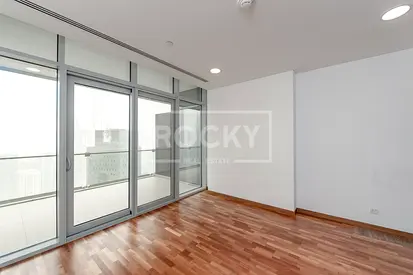 Exclusive | High Floor | Kitchen Equipped