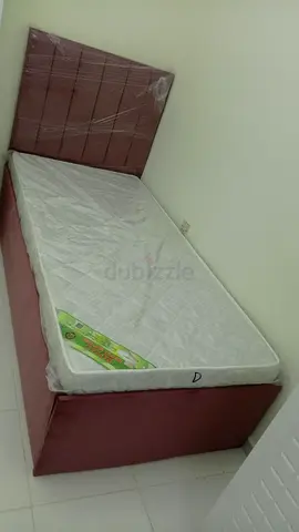 Single bed with mattress - lightly used, good condition