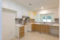 Single | Vacant Premium | Close to Pool