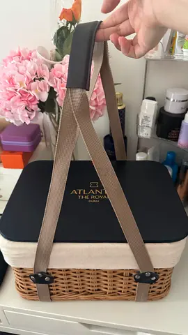 Picnic Basket with Insulated Liner and Carry Straps