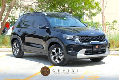 Kia Sonet 1.5 EX 2023 GCC Specs PERFECT CROSSOVER