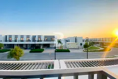 READY TO MOVE | LANDSCAPED | CLOSE TO AMENITIES