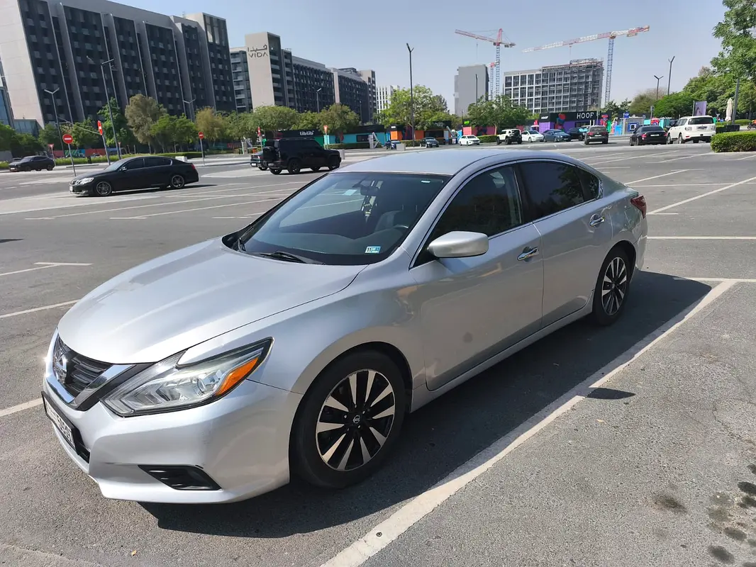 Nissan Altima 2018 — photo 1 of 15
