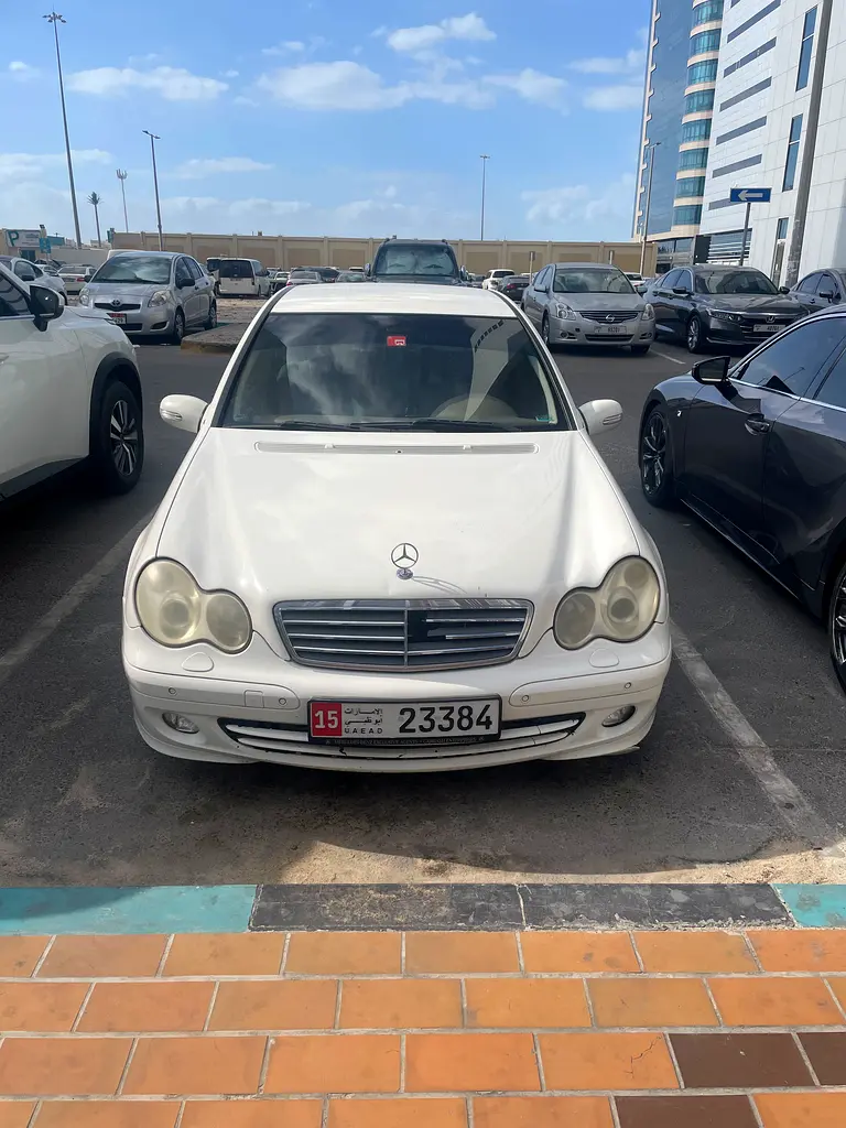 Mercedes-Benz C-Class 2006 — photo 1 of 4
