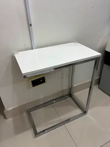 2 Tea tables