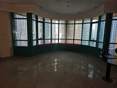 High Floor I Large Layout I Near Tram I Vacant