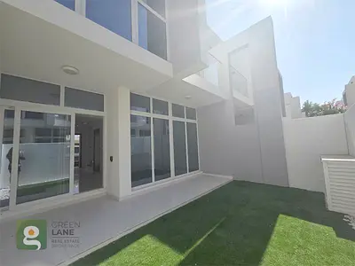3BR | RRM | Middle Unit | Back to Back