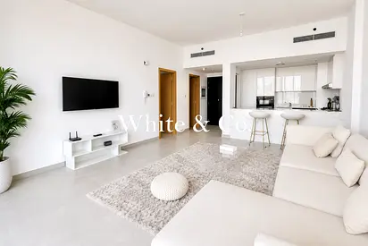 Pool view | Vacant on Transfer | Spacious