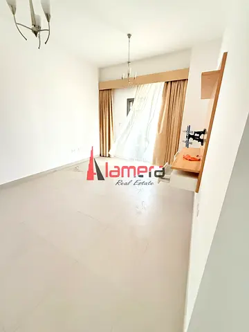 One Bedroom // Close Kitchen + Store room // laundry room
