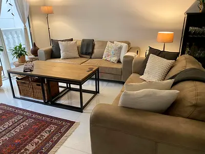 3-Seaters + 2 seaters Beige leather Sofa in Good Condition