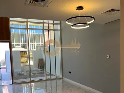 فيلا حديثة بغرفة نوم واحدة | معيشة مزدوجة الارتفاع | مناظر الفناء والمجتمع