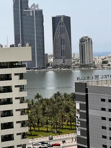 تكييف مجانا \ ثلاث غرف وصالة \ اطلالة بحرية \ 2 بلكونة \ مساحات واسعة \ بناء عائلي \ تسهيلات في السداد \ موقع مميز \ قريبة من مسجد النور والكورنيش