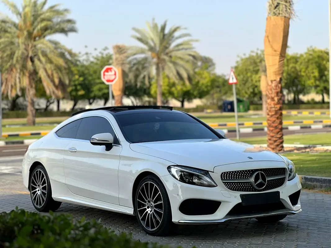 Mercedes-Benz C-Class 2018 — photo 1 of 18