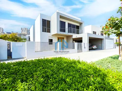 Spacious Villa | 3 Bed plus Maid | Unfurnished