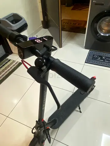 Used electric scooter in good working condition - compact foldable