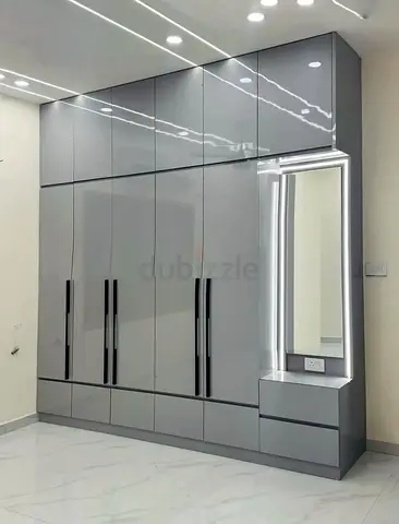 Glossy Built-in Wardrobe with Vanity and Drawers - Grey