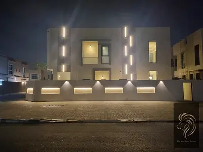 Corner | 5 Bedrooms | Hall | Majlis | Maid Rooms