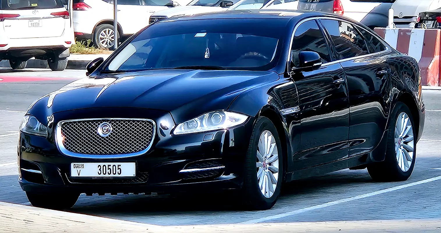 Jaguar XJ 2015 — photo 1 of 13