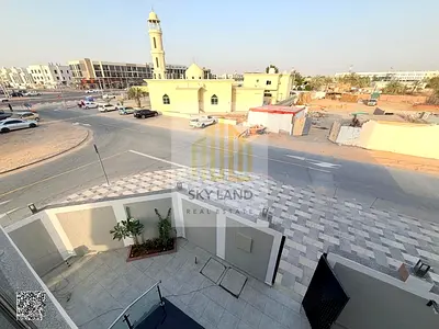 Two-story villa with a rooftop terrace for sale. Price includes electricity, water, air conditioning, registration and ownership fees (negotiable). La