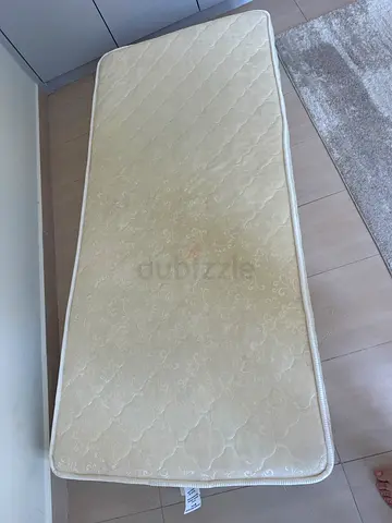 Single mattress in good condition (used)