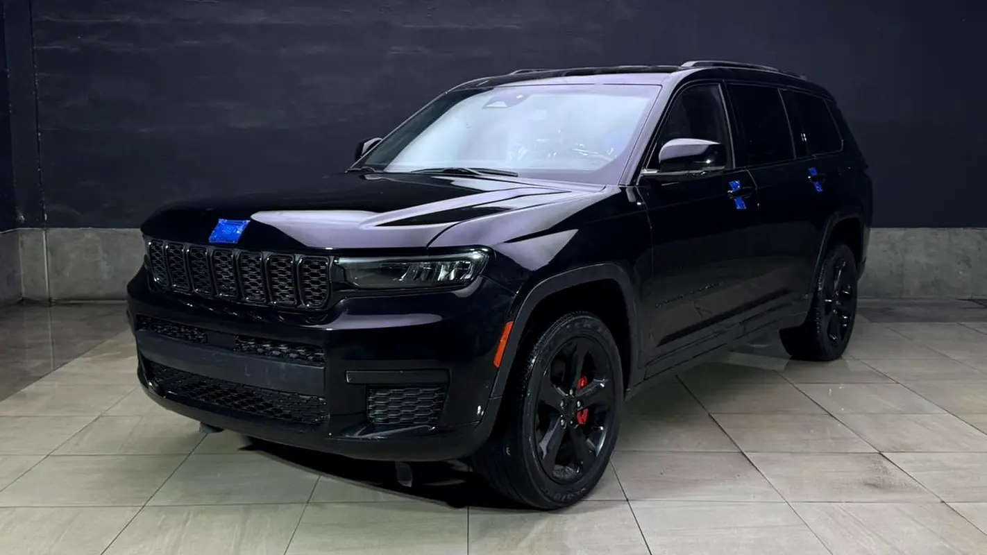 Jeep Grand Cherokee L 2021 — photo 1 of 12