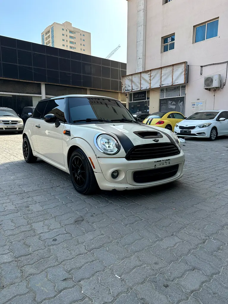 MINI Cooper 2013 — photo 1 of 19