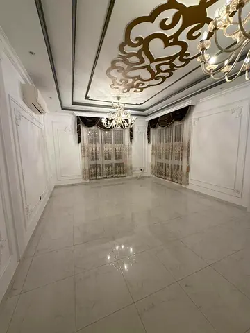 Studio available in villa