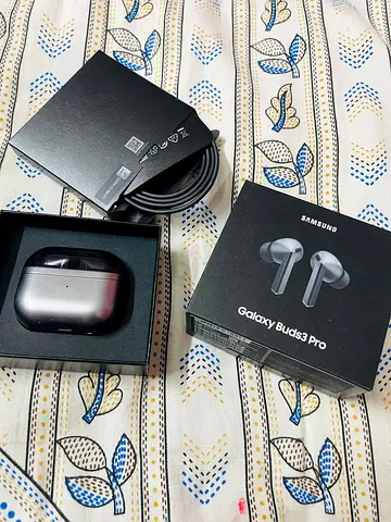 SAMSUNG FREEBUD 3 PRO SILVER MINT CONDITION
