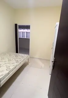 Baniyas metro station near couple partition available