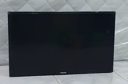 32-inch Geepas Flat Smart TV - Good Working Condition