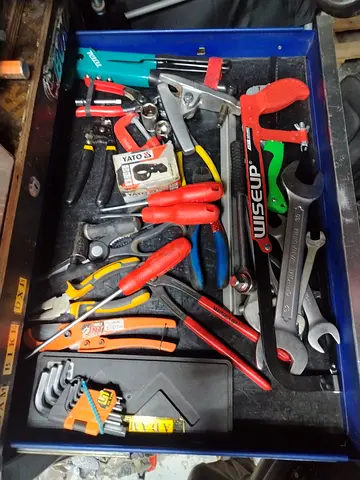 Professional  DIY general Hand tools 32 piece in perfect condition for sale