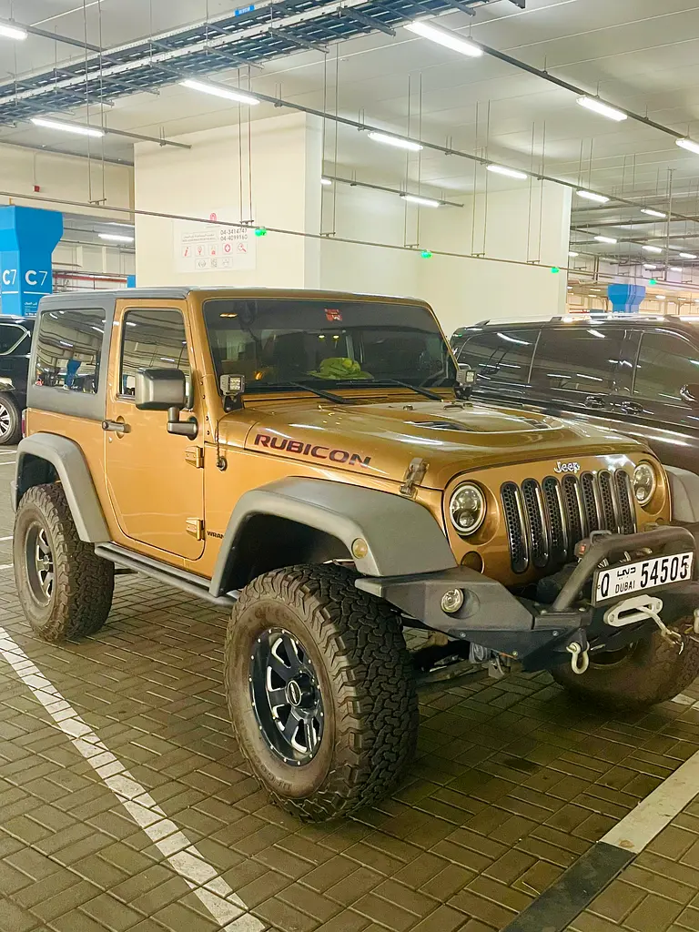 Jeep Wrangler 2015 — photo 1 of 16