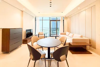 Upgraded Unit I Spacious I Near Landmarks
