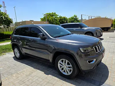 Clean Jeep Grand cherokee