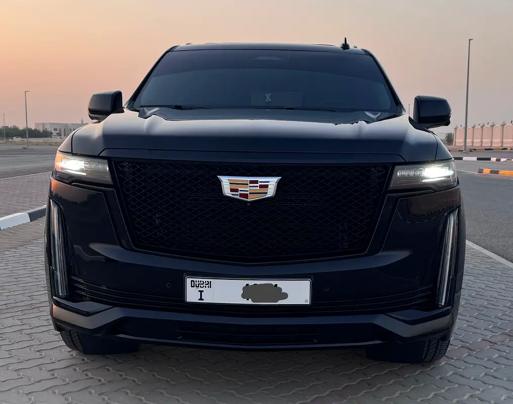Cadillac Escalade 2024 — photo 1 of 13
