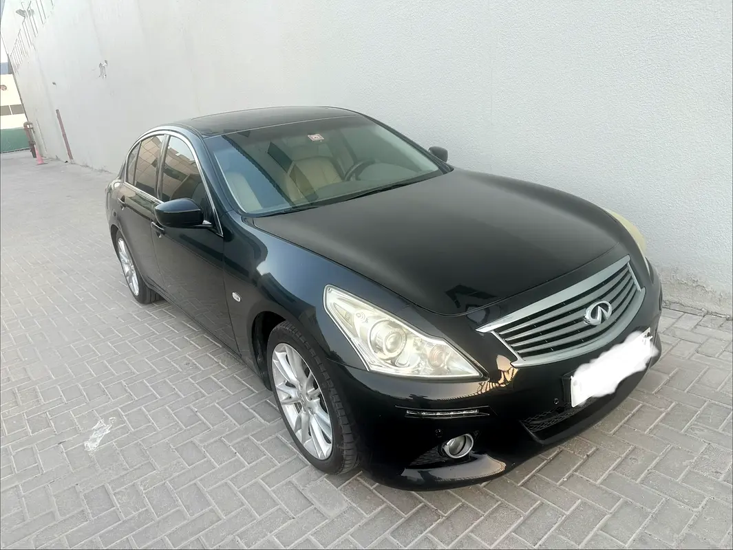 Infiniti G25 2013 — photo 1 of 5