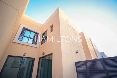 Contemporary Sustainable Retreat | Elegant Architecture in a Peaceful Setting | Resale