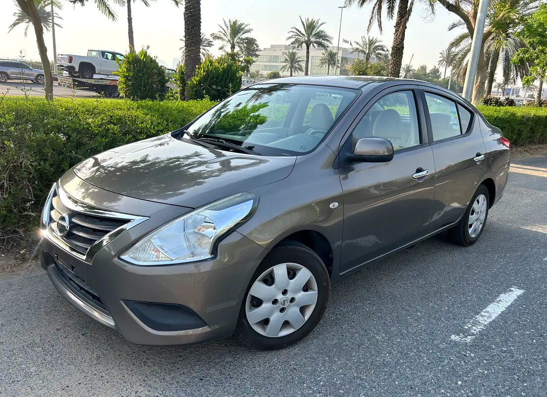 Nissan Sunny 2023 — photo 1 of 10