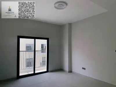 Resale in Ajman, Al Zahiyah area: 2 bedrooms, living room, 2 bathrooms, balcony, super deluxe finishing.