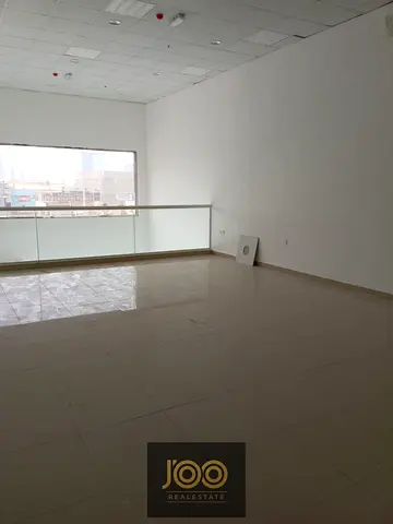 Premium Leasing Opportunity – Spacious Showroom Complex