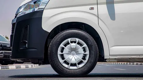2026 Toyota HIACE — фото 7
