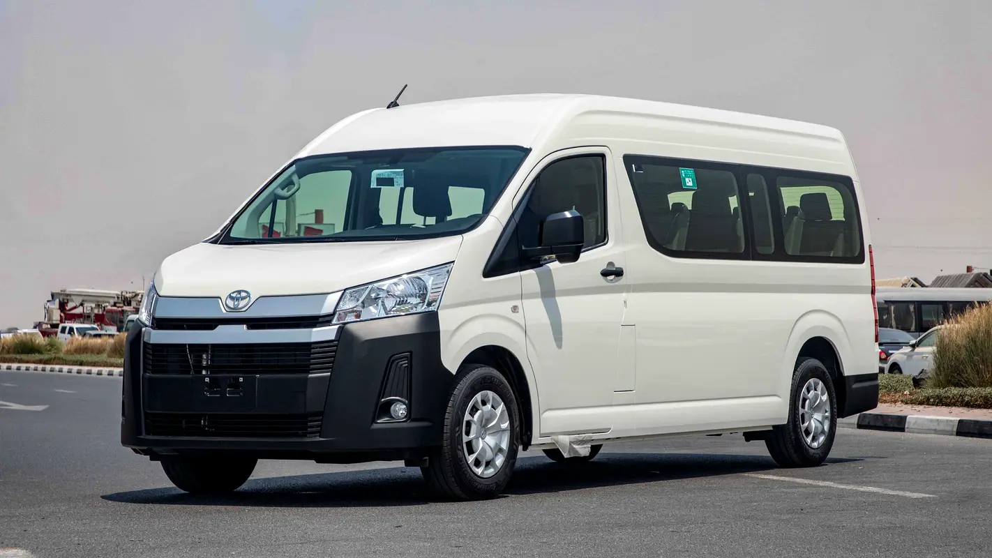 Toyota Hiace 2026 — photo 1 of 19
