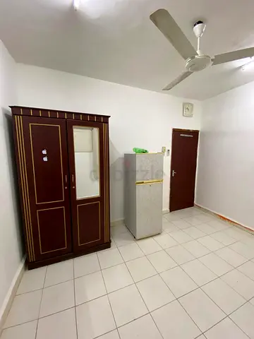 ROOM FOR DECENT BACHELORS