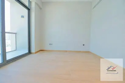 Family Living | HUGE UNIT | READY TO MOVE IN