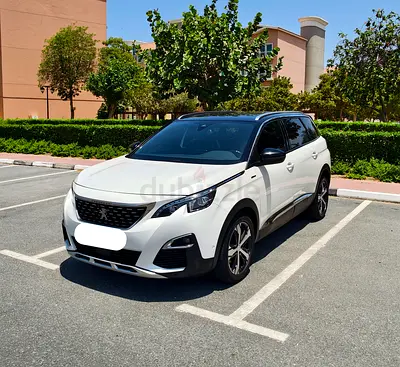 GREAT CONDITION// FULL OPTION GCC SPECS 2018 PEUGEOT 5008 GT LINE // NO ACCIDENTS // 7 SEATERS