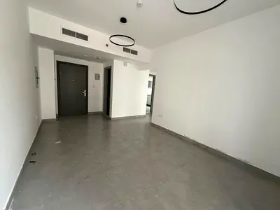 ثاني ساكن مساحات واسعه اطلاله مفتوحه صيانه مجانيه تكييف مركزي موقع مميز قريب لجميع الخدمات